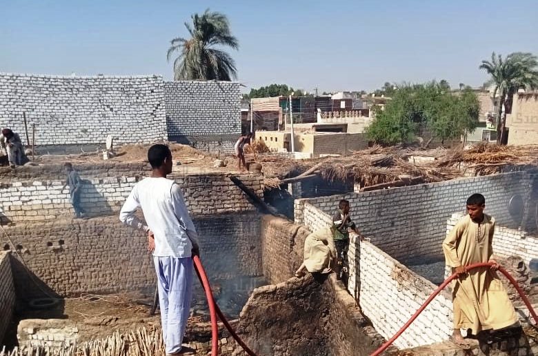 اندلع حريق في 8 حظائر للماشية بأسيوط