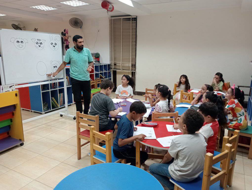 مكتبة مصر العامة فرع أسيوط تنظم فعاليات ورشة عمل لتعليم الرسم للأطفال