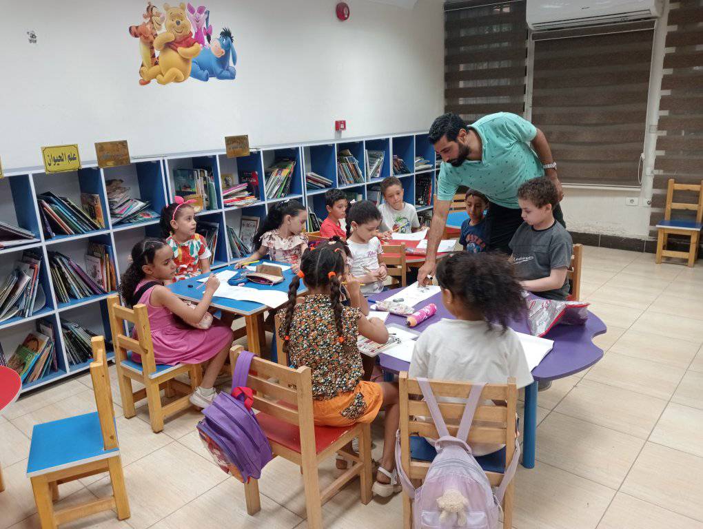مكتبة مصر العامة فرع أسيوط تنظم فعاليات ورشة عمل لتعليم الرسم للأطفال