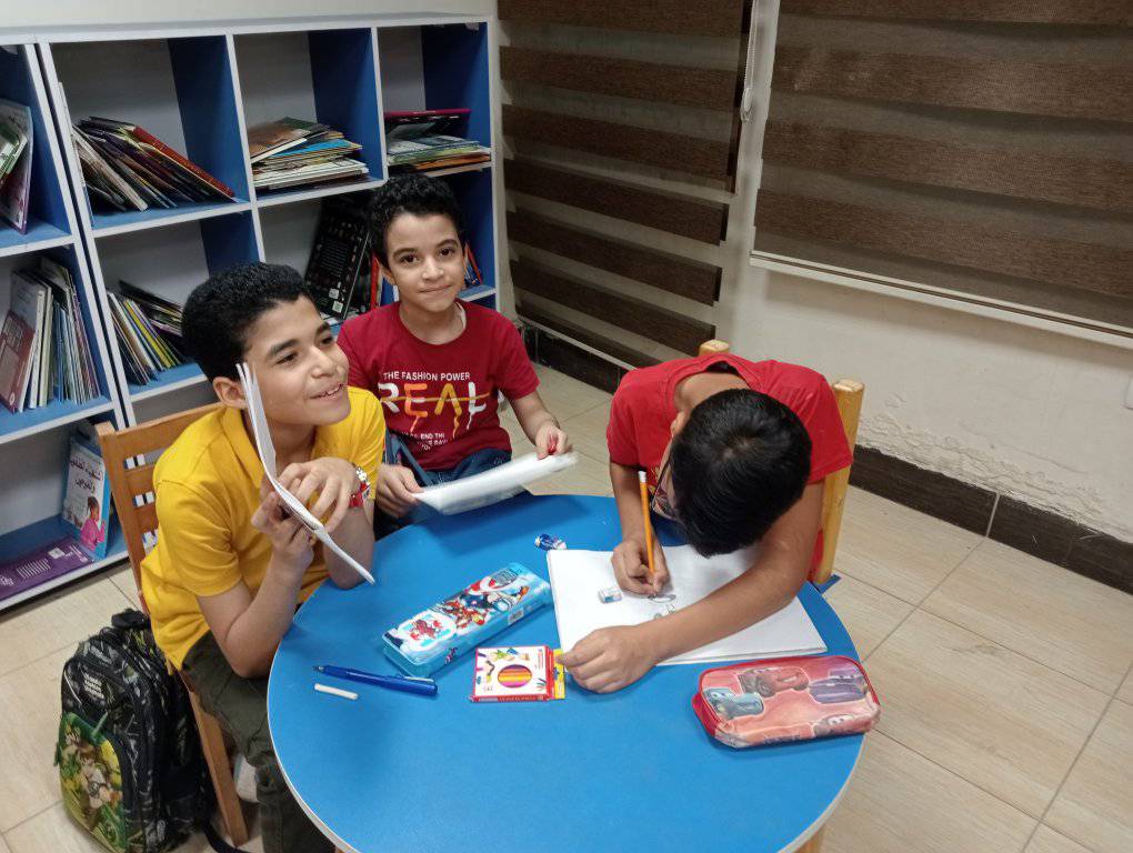 مكتبة مصر العامة فرع أسيوط تنظم فعاليات ورشة عمل لتعليم الرسم للأطفال