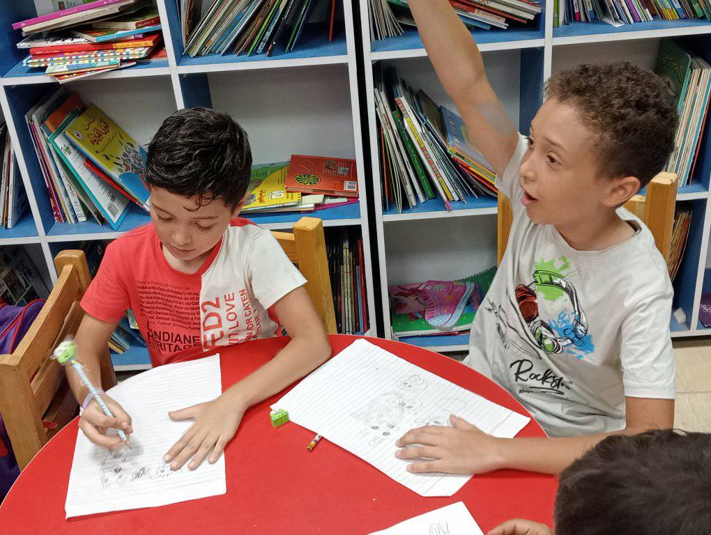 مكتبة مصر العامة فرع أسيوط تنظم فعاليات ورشة عمل لتعليم الرسم للأطفال