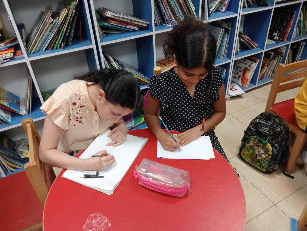 مكتبة مصر العامة فرع أسيوط تنظم فعاليات ورشة عمل لتعليم الرسم للأطفال