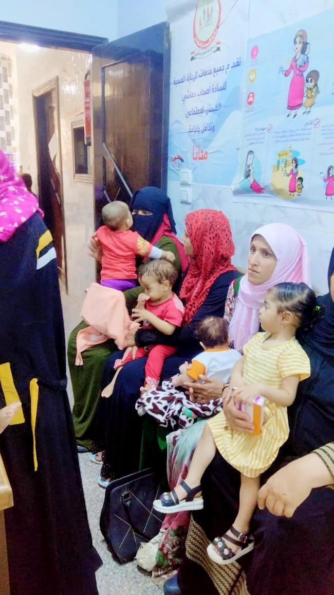 فريق الوقائي بالإدارة الصحية بديروط  يقوموا بزيارة الوحدتين الصحية بالمناشى ونجع خضر