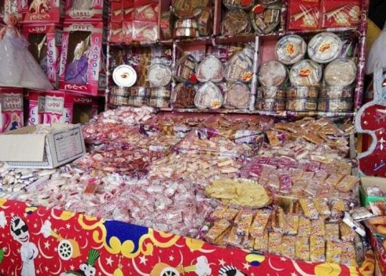 انخفاض الطلب على شراء حلويات المولد النبوي في الوادي الجديد