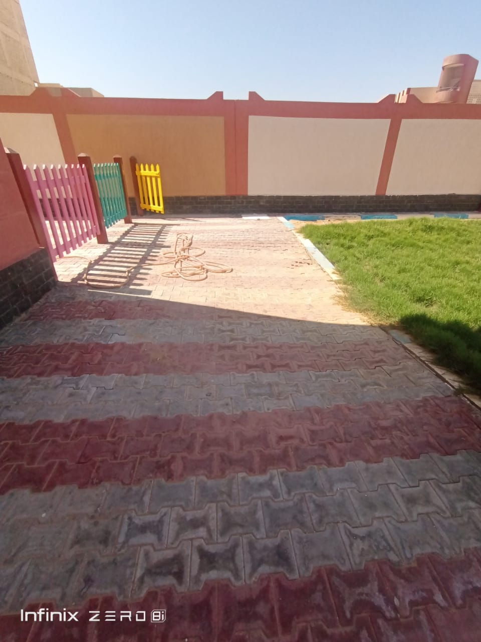 المدرسة الرسمية الدولية بالوادى الجديد