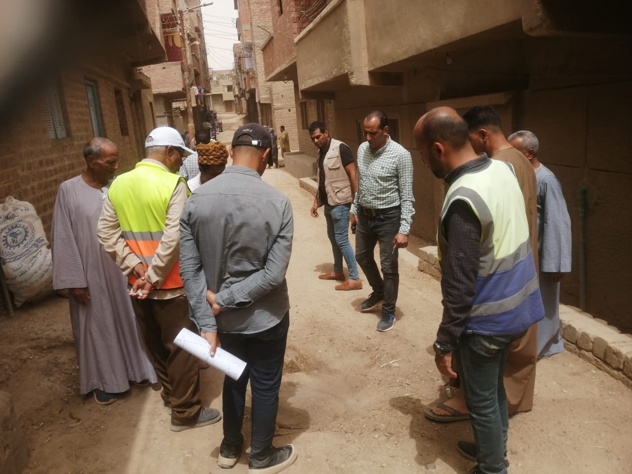 استطلاع راى العملاء بمراكز خدمة العملاء وحملة طرق ابواب بمركز منفلوط