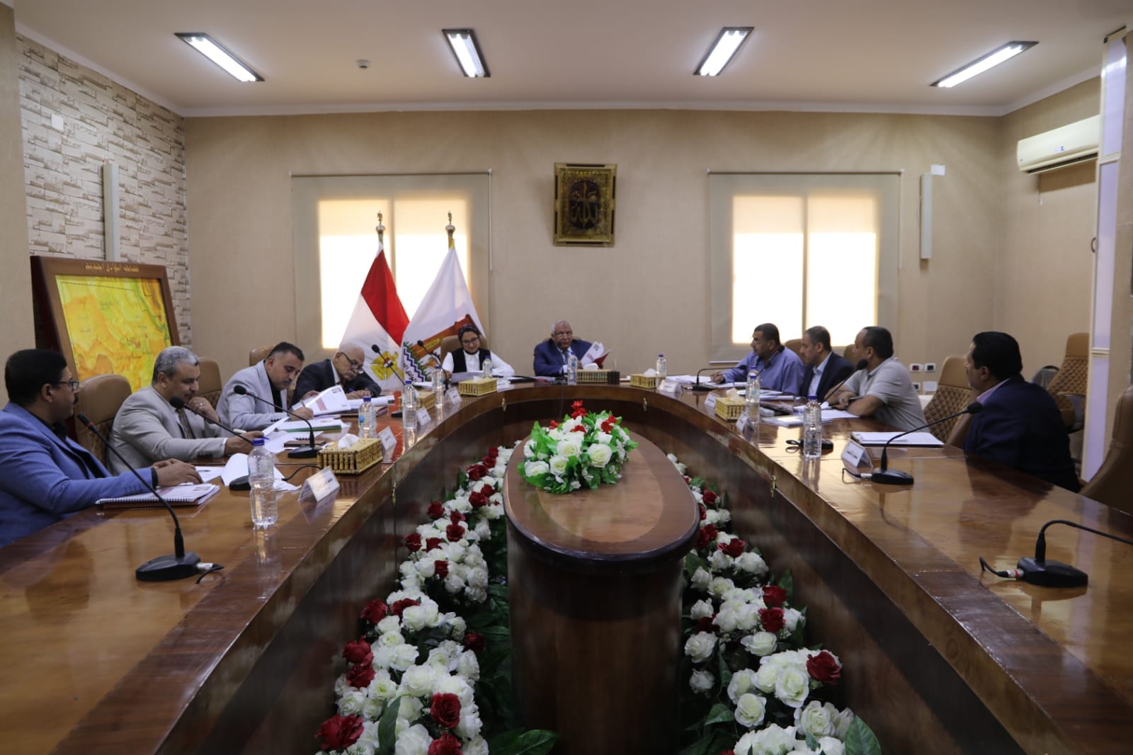 محافظ الوادي الجديد يترأس لجنة اختبار المتقدمين لشغل الوظائف القيادية 