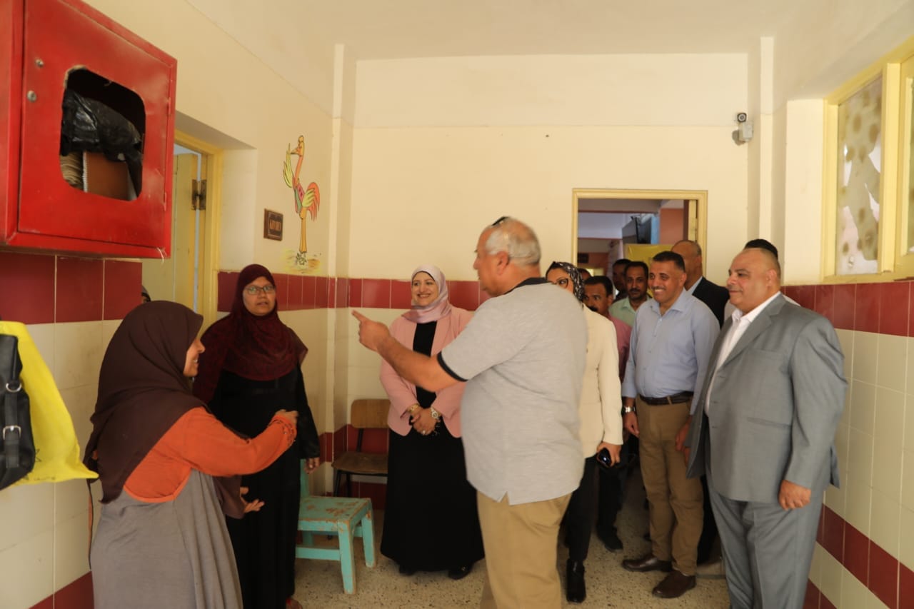 محافظ الوادي الجديد يؤكد جاهزية مدارس الخارجة للعام الدراسي الجديد