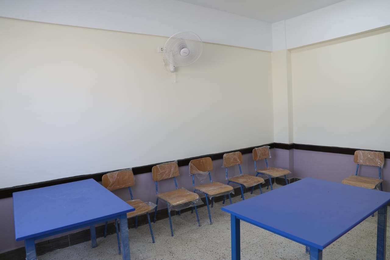محافظ الوادي الجديد يتابع تجهيزات المدرسة الدولية لافتتاحها.. ويلتقي بأولياء أمور المتقدمين