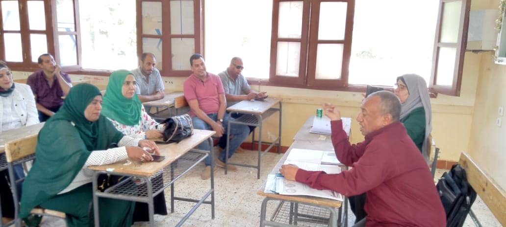 “تعليم الوادي الجديد” ينفذ ورشة عمل لمنهج التربية الوطنية بالمرحلة الثانوية