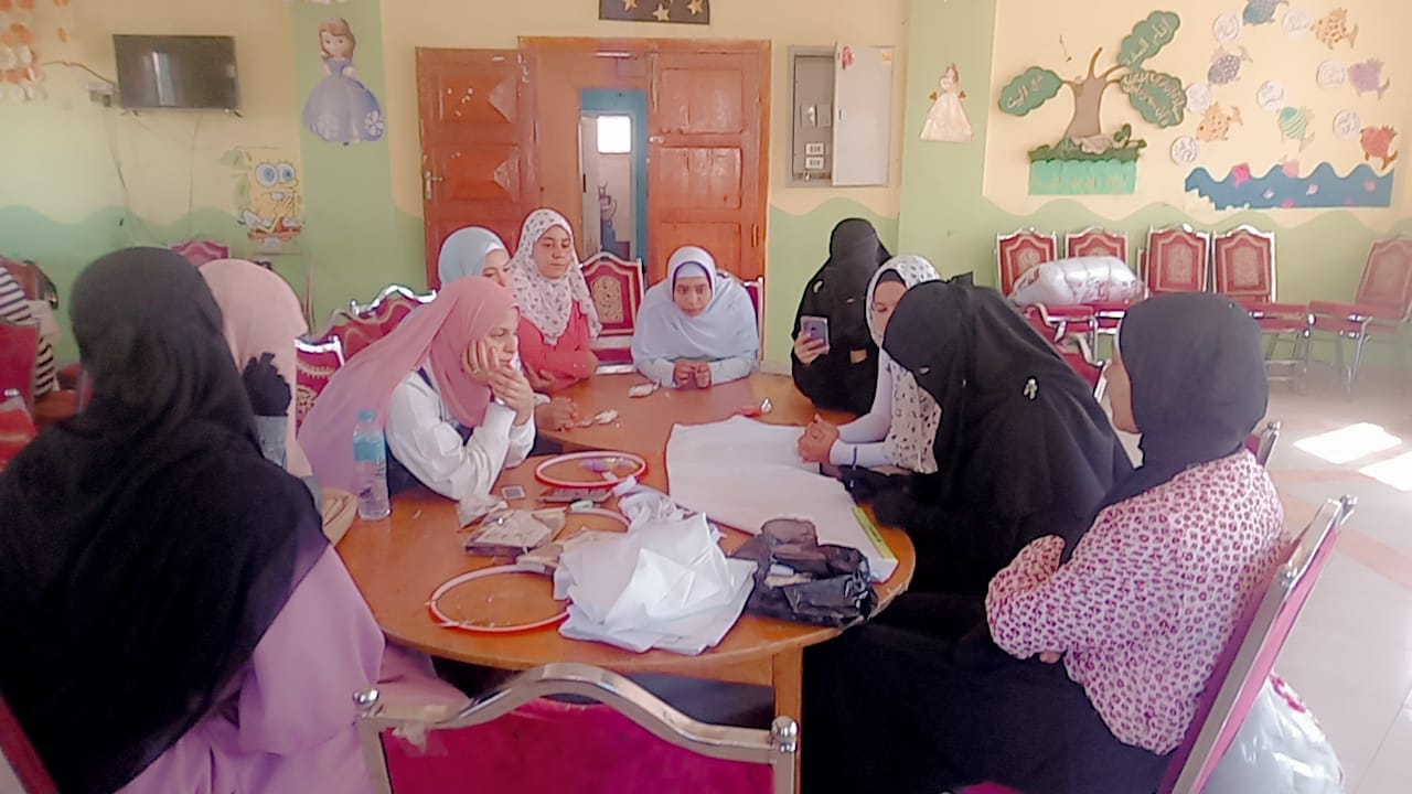 ختام فعاليات ورشة أعمال الأشغال الفنيه والتطريز بمركز شباب الغنايم