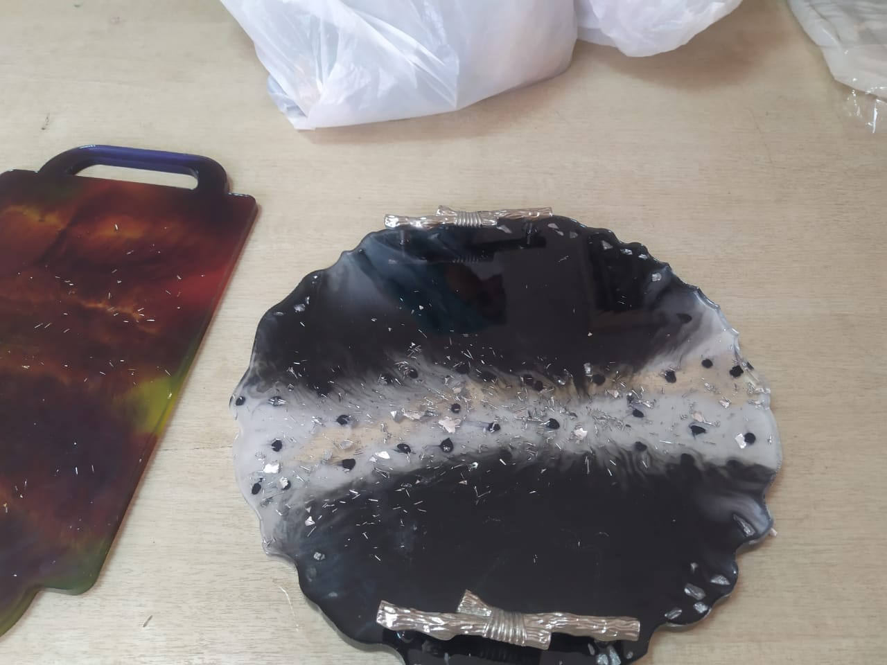 نادي التطوع و الفتاة بالهدايا يختتم الورشة الحرفيه على أعمال 