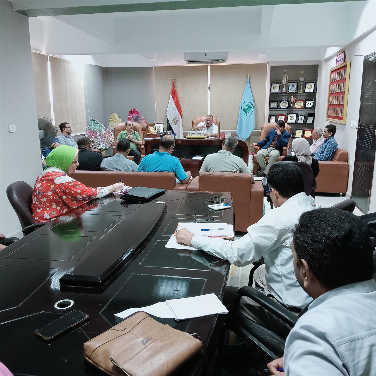 جاد يعقد اجتماعاً موسعاً مع مديرى الإدارات المركزية بالمديرية