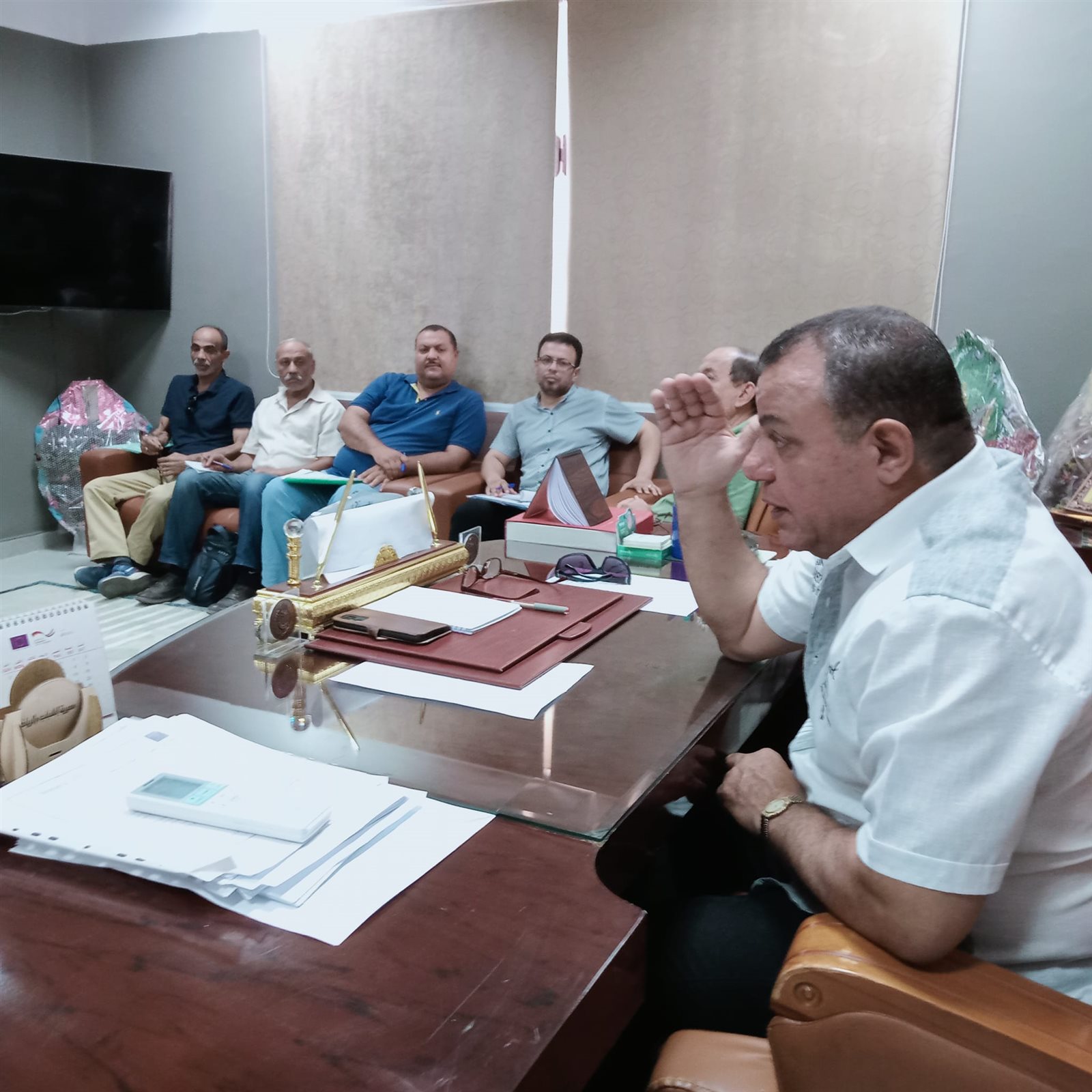 جاد يعقد اجتماعاً موسعاً مع مديرى الإدارات المركزية بالمديرية
