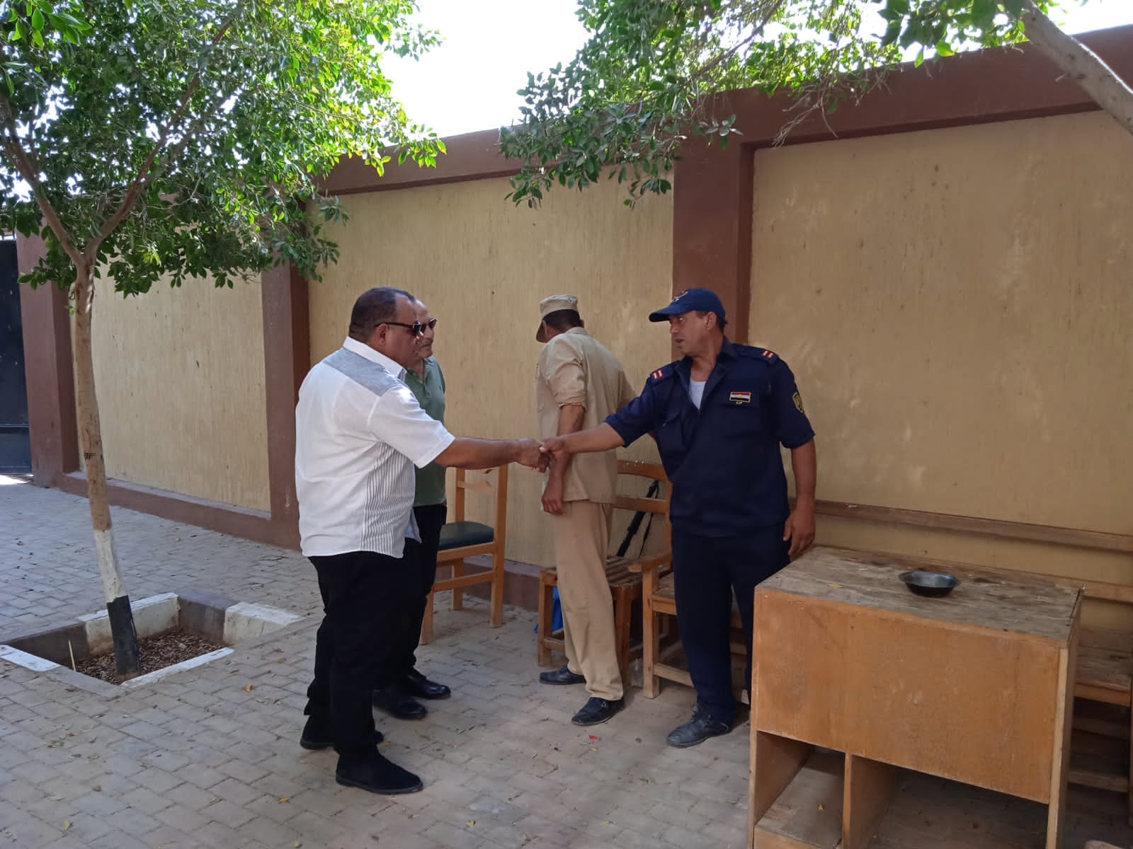 وكيل وزارة الشباب باسيوط يتفقد اعمال الجمعية العمومية بمركز شباب دير بصرة