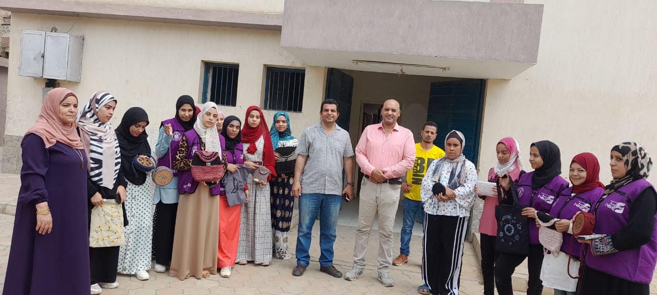 نادي التطوع و الفتاة بمركز الشهيد عبد التواب يختتم ورشة 