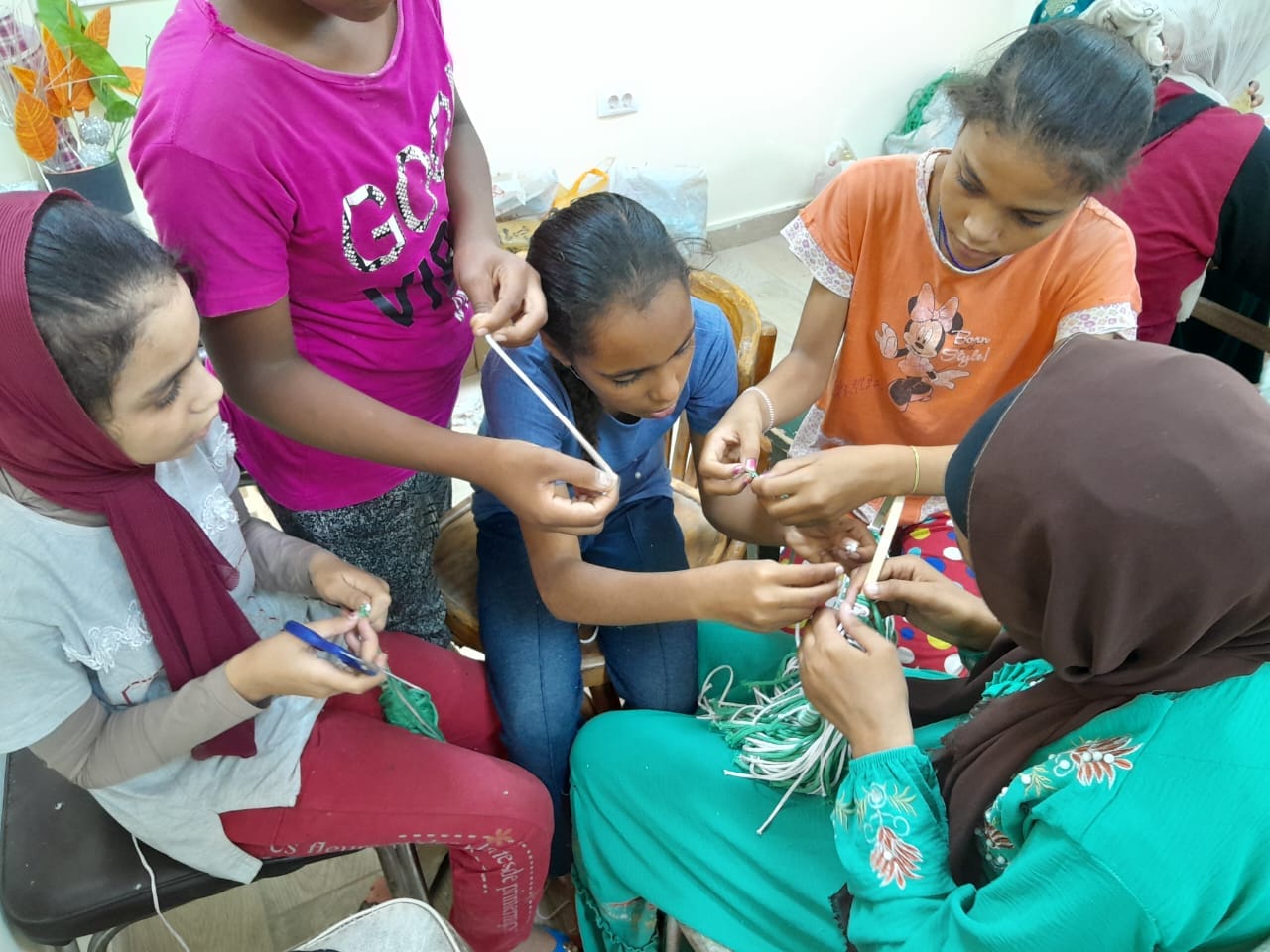 اسيوط.. طلائع كوم بوها تشارك ورشة عمل شعبة التوجية بمشاركة 30 فتاة