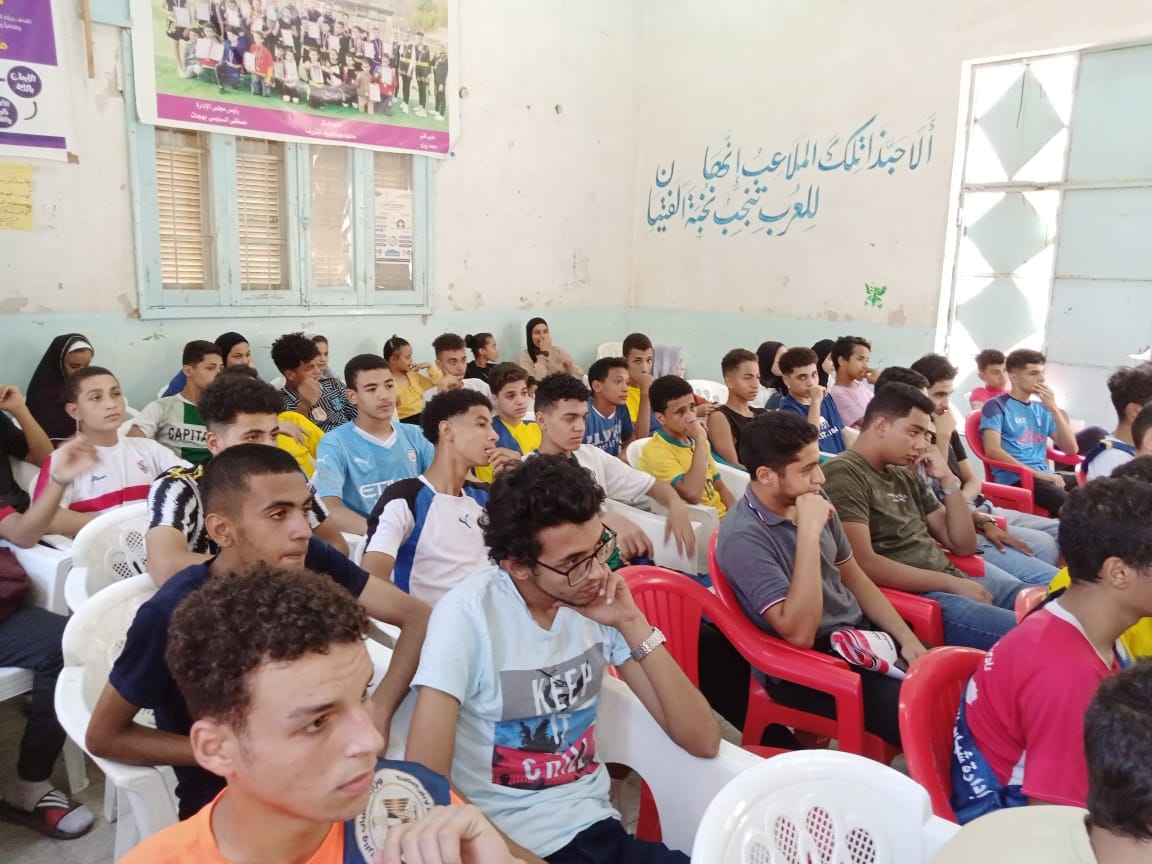 �إتاكد قبل ما تشير� شباب أسيوط ينظم ندوة عن التصدى للشائعات