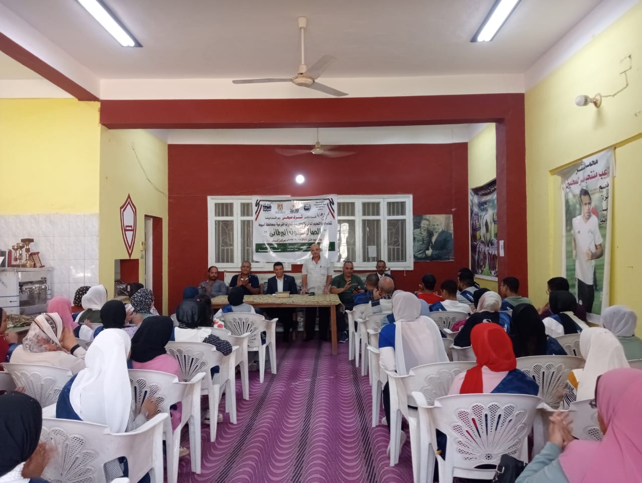 أولي  فاعليات الصالون البرلماني بشباب اسيوط