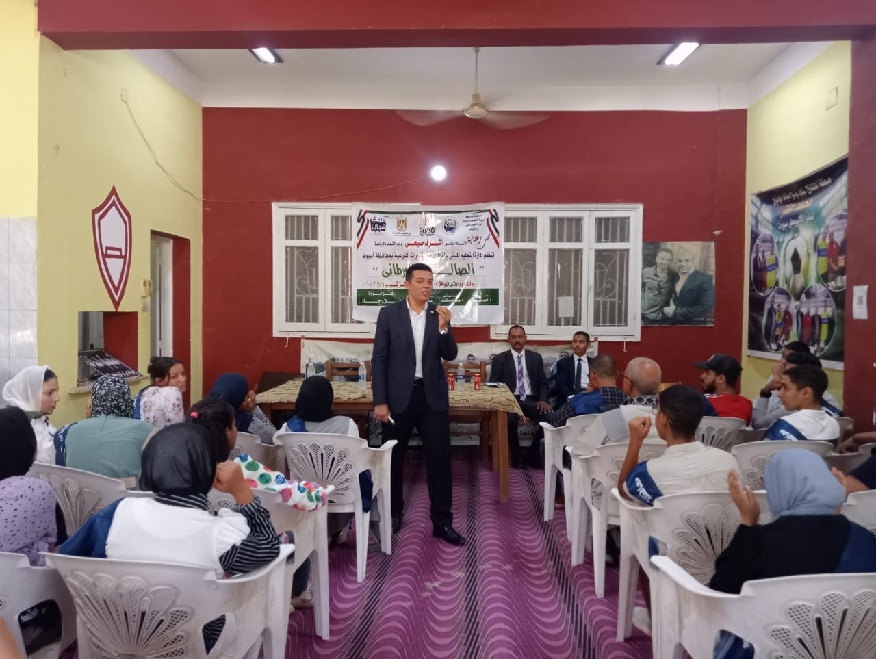 أولي  فاعليات الصالون البرلماني بشباب اسيوط