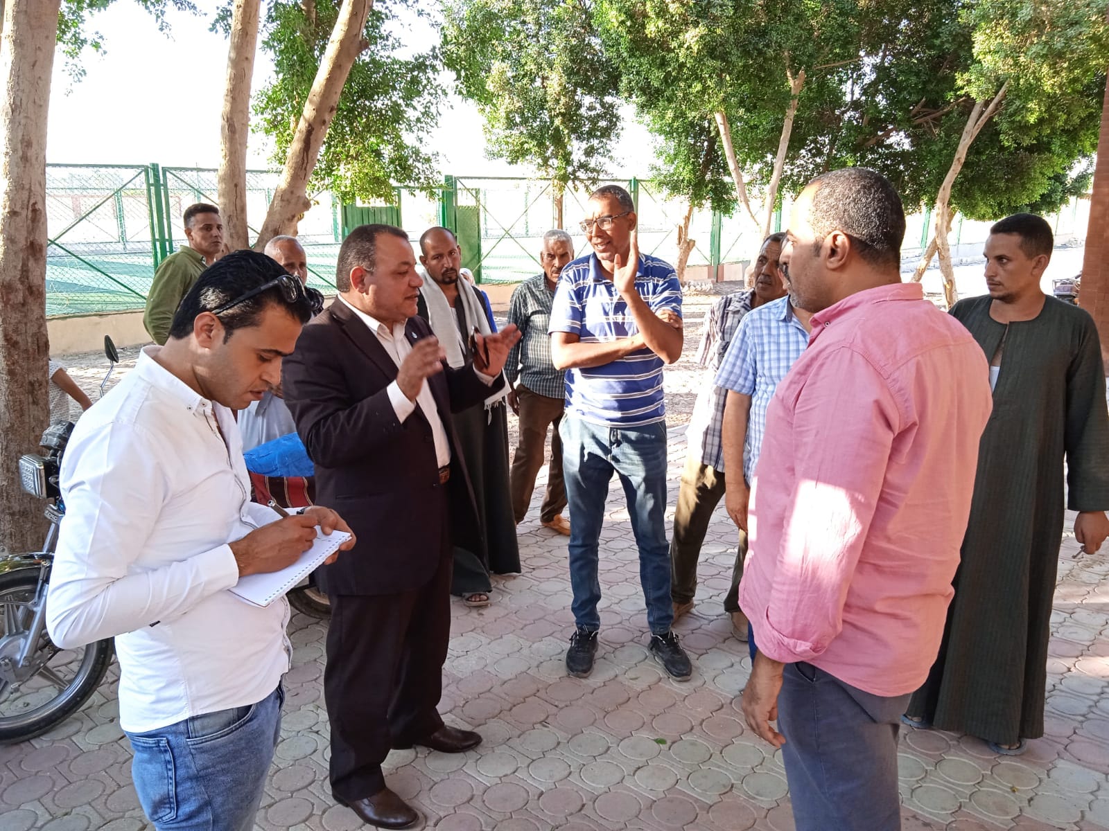 وكيل وزارة الشباب باسيوط فى جولة تفقدية لمركز شباب عرب القداديح