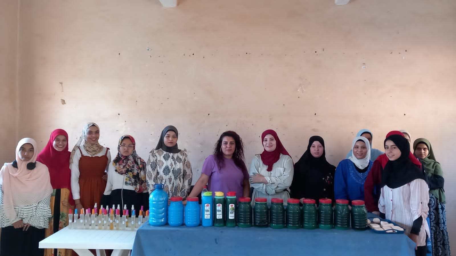 ساحل سليم ينظم ورشة عمل صناعة المنظفات والعطور ضمن مبادرة صيف شبابنا 