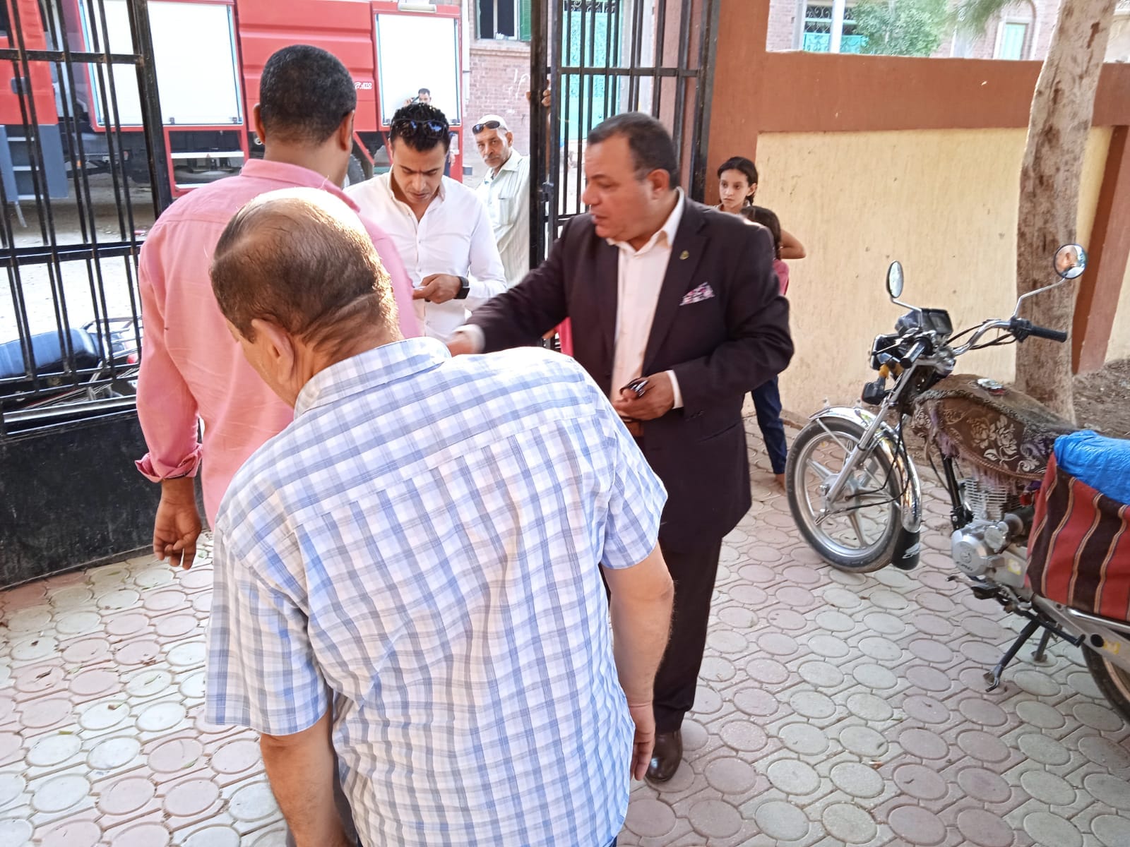 وكيل وزارة الشباب باسيوط فى جولة تفقدية لمركز شباب عرب القداديح