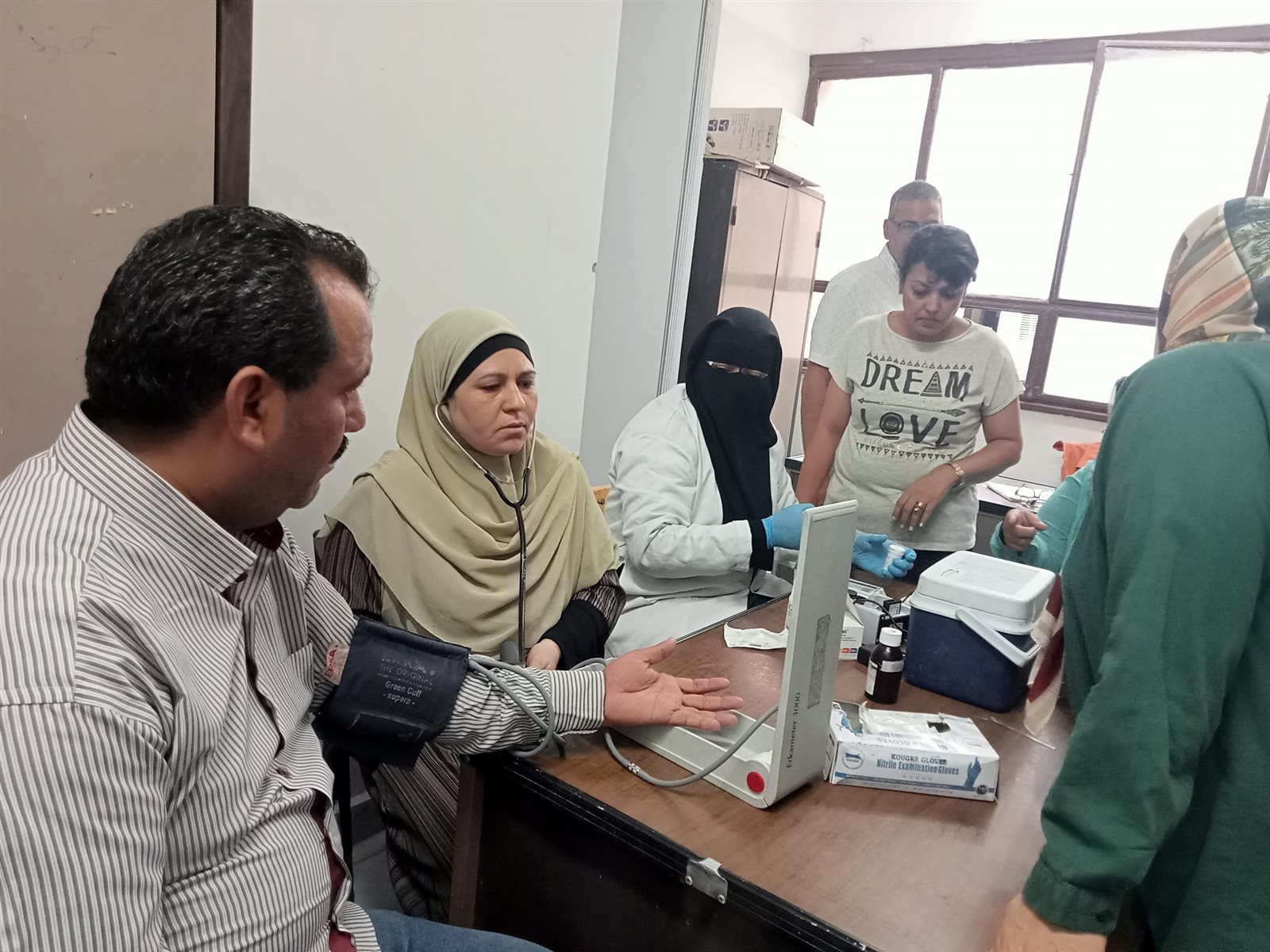 حملة 100 مليون صحه تواصل اعمالها بديوان عام مديرية الشباب والرياضة بأسيوط