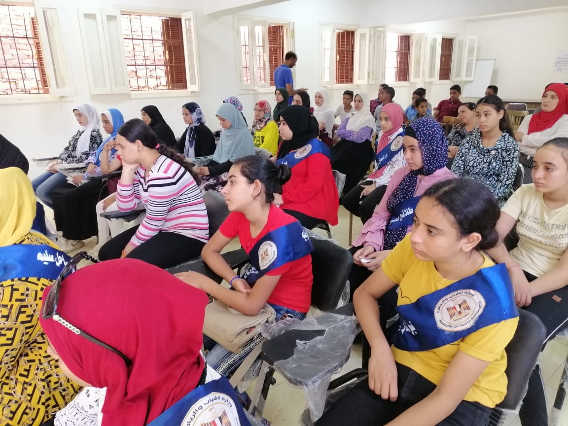 برلمان أسيوط ينفذ ثانى فاعليات الصالون البرلماني بشباب اسيوط