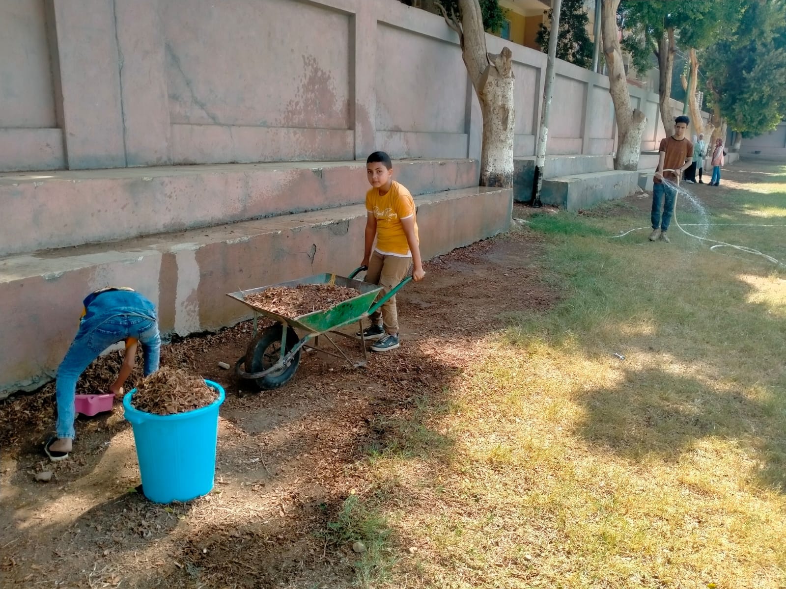 مركز شباب بنى زيد يتجمل ويتزين بيد طلائع اسيوط