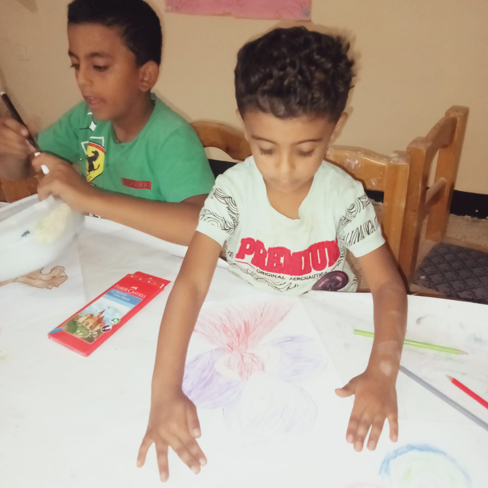 مكتبة شرق بولاق الثقافية بالخارجة تنظم مرسم للاحتفال بالمولد النبوي الشريف