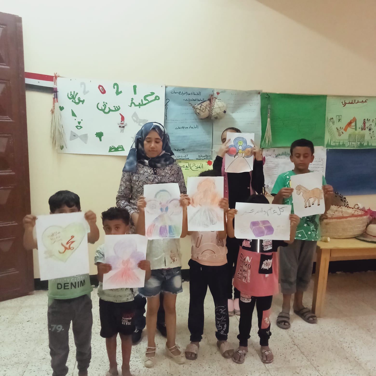 مكتبة شرق بولاق الثقافية بالخارجة تنظم مرسم للاحتفال بالمولد النبوي الشريف