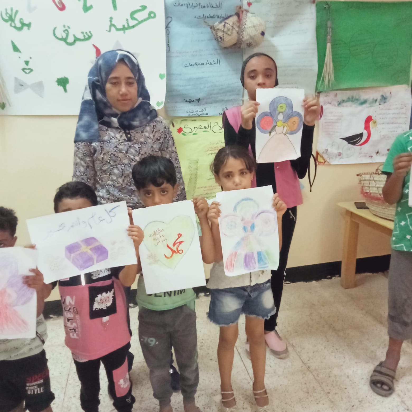 مكتبة شرق بولاق الثقافية بالخارجة تنظم مرسم للاحتفال بالمولد النبوي الشريف