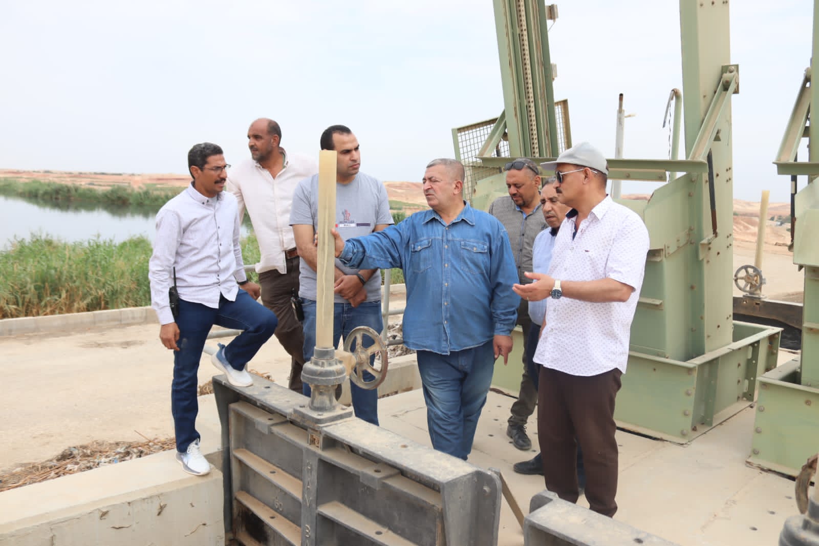 رئيس مياه أسيوط يتابع الاعمال النهائية لمحطة معالجة القوصية تمهيدا لاستلامها النهائي