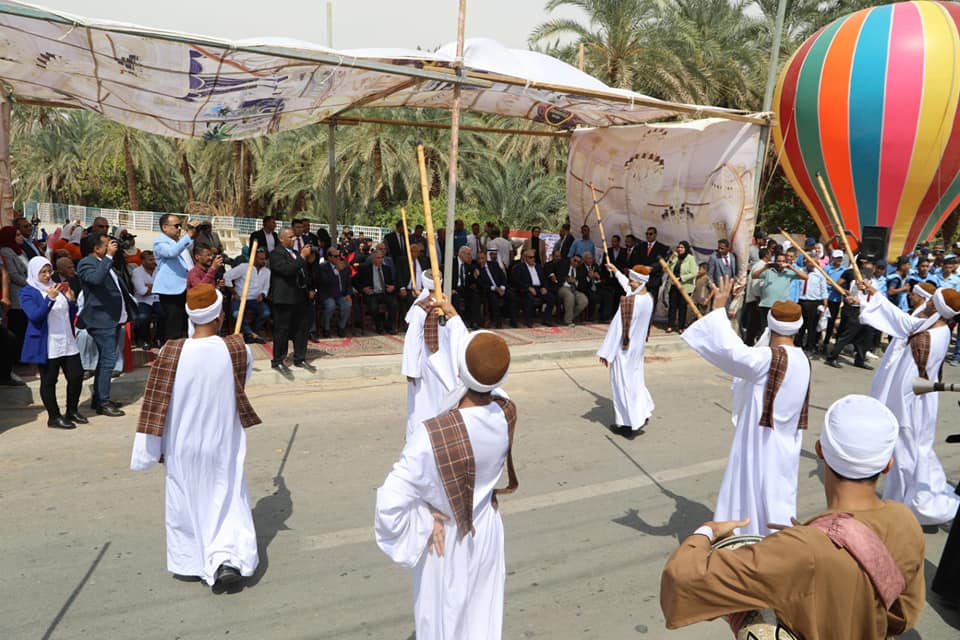 فرقة المنيا للفنون الشعبية تتألق قي احتفالات أكتوبر والعيد الوطني للوادي الجديد