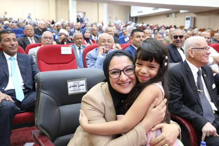 طلاب الوادي الجديد يشاركون احتفالات العيد القومي بأوبريت 