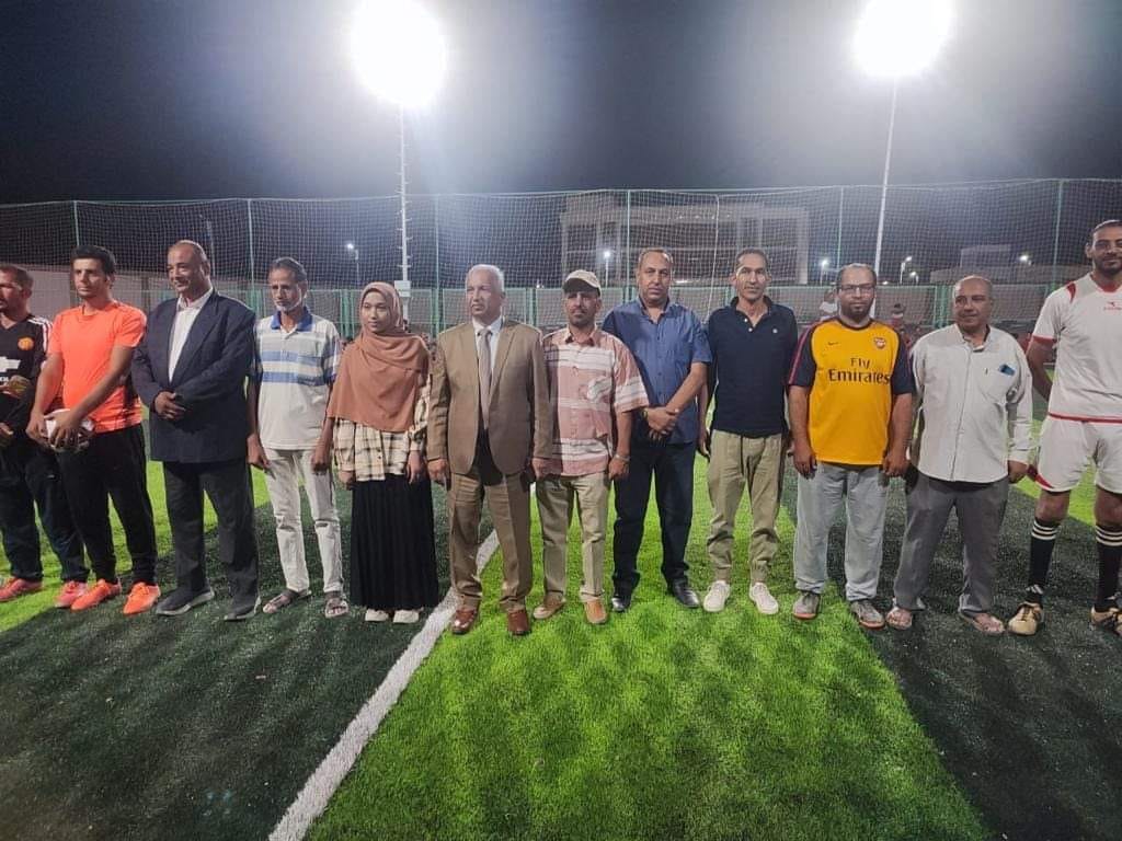 مركز شباب النهضة بالفرافرة ينظم حفل ختام دورة كرة القدم الخماسية