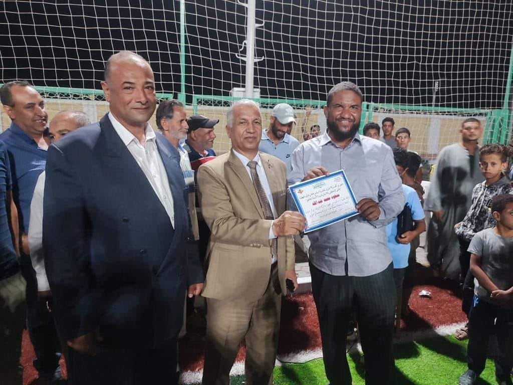 مركز شباب النهضة بالفرافرة ينظم حفل ختام دورة كرة القدم الخماسية