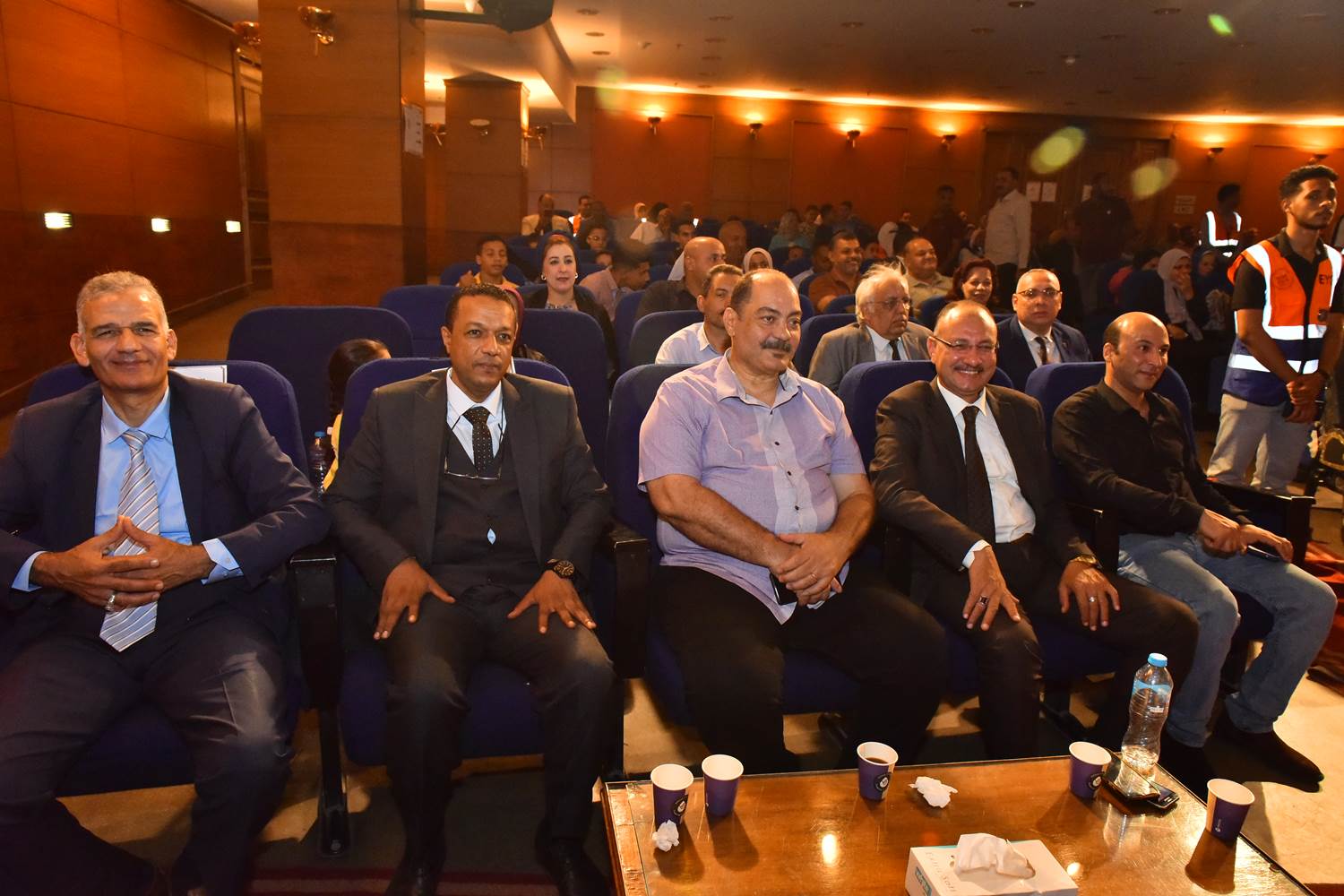 محافظ أسيوط يشهد احتفالية الهيئة العامة لقصور الثقافة بذكرى المولد النبوي الشريف