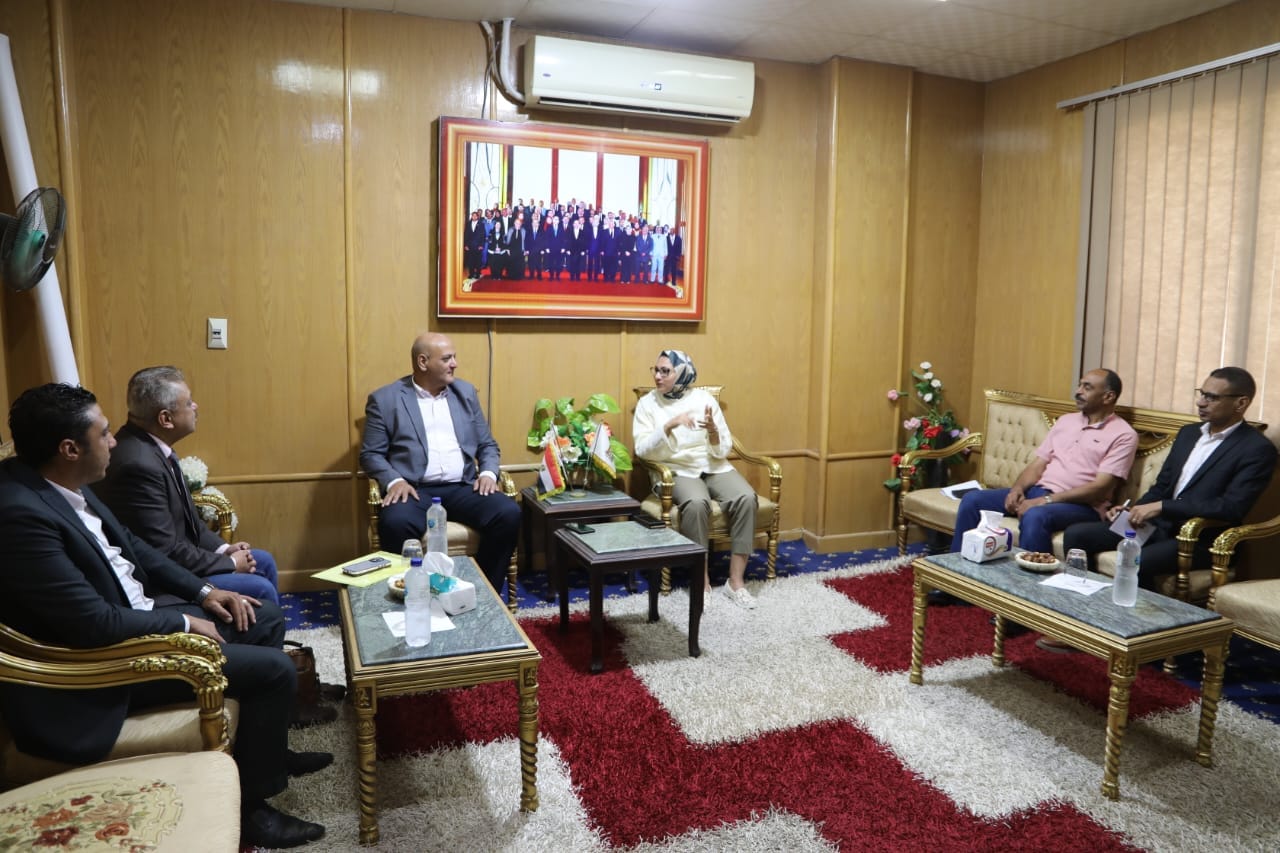 نائب محافظ الوادي الجديد تلتقي بوفد التخطيط للوقوف على جاهزية 