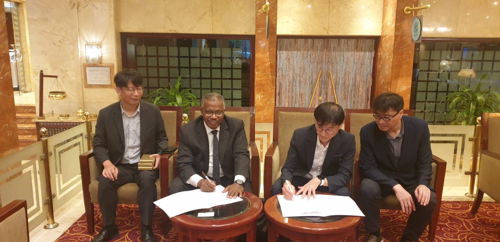 جامعة الوادي الجديد توقع مذكرة تعاون مع جامعة “تشونام الوطنية” بكوريا الجنوبية