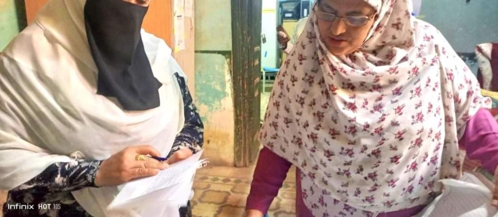 مدير الادارة الصحية بديروط يتابع ضبط الانتظام بالوحدة الصحية ببلاو