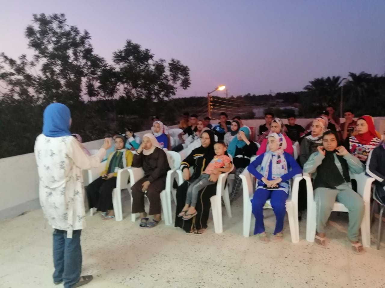  إدارة البرلمان والتعليم المدني بـ