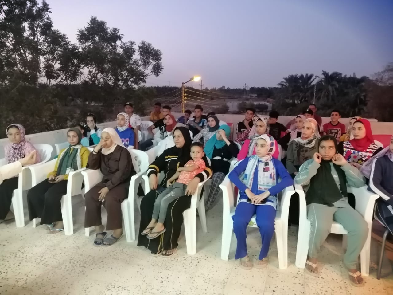  إدارة البرلمان والتعليم المدني بـ