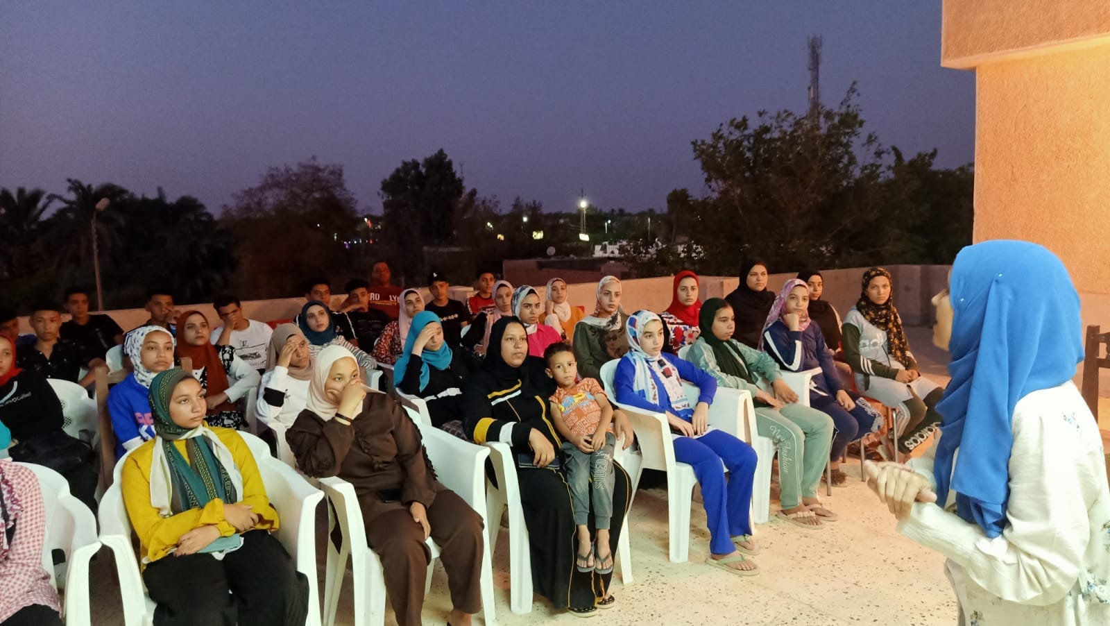  إدارة البرلمان والتعليم المدني بـ