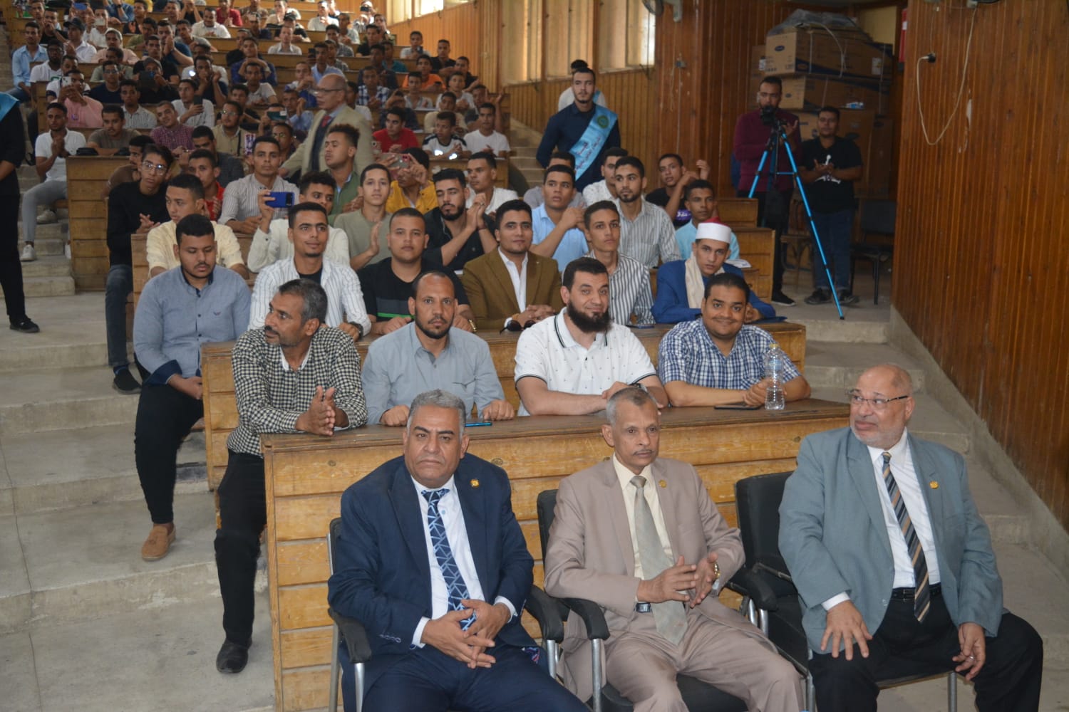 نائب رئيس جامعة الأزهر للوجه القبلي يشهد احتفالية كلية الشريعة بالمولد النبوي
