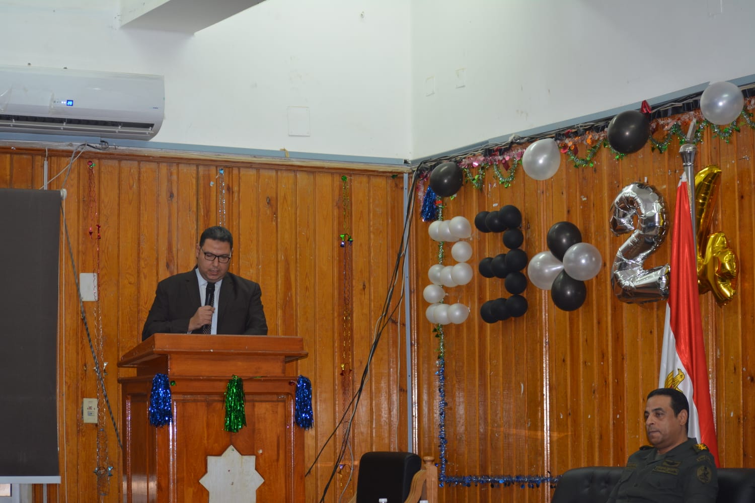 نائب رئيس جامعة الأزهر باسيوط يشهد حفل استقبال الطلاب الجدد لطب الأسنان