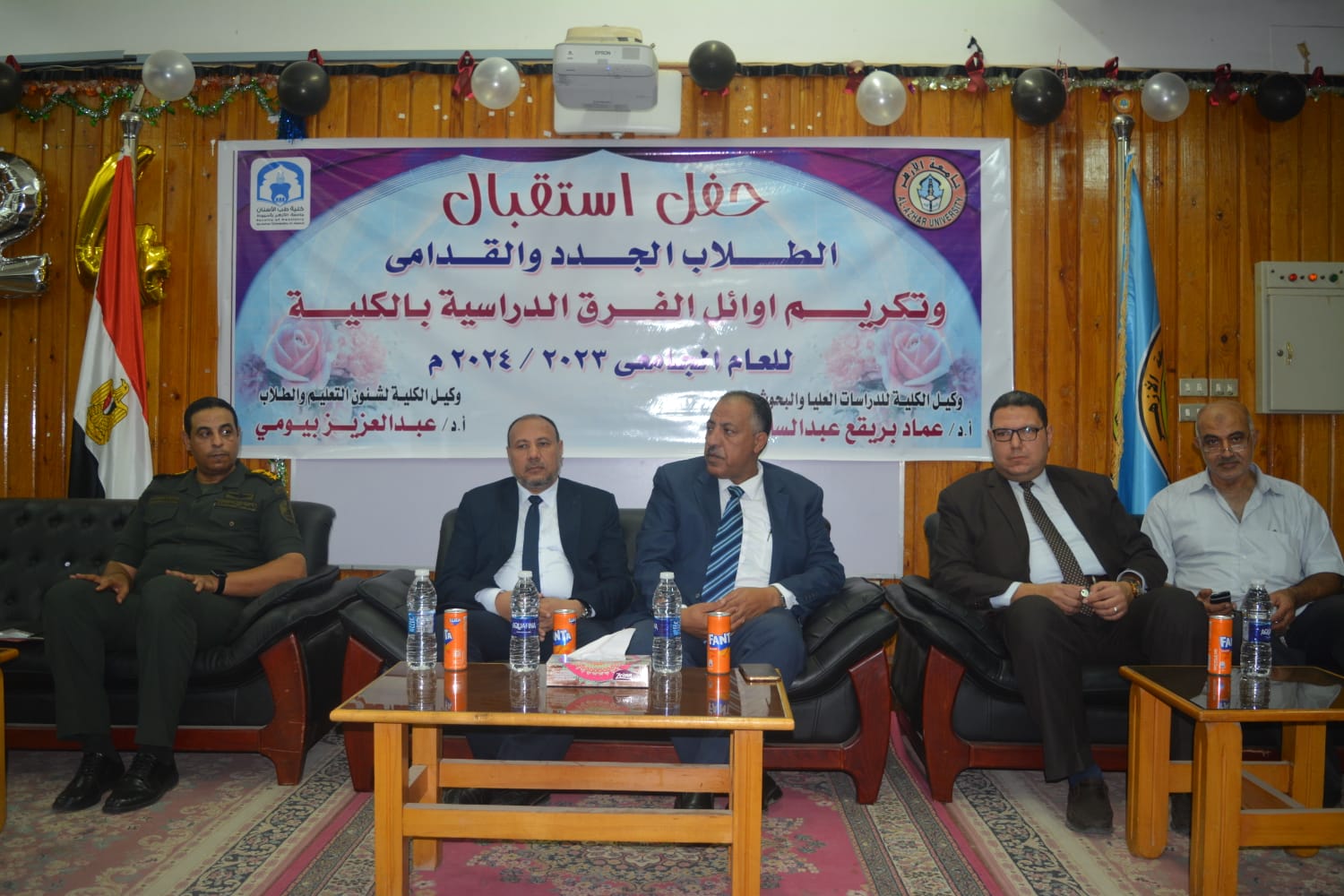 نائب رئيس جامعة الأزهر باسيوط يشهد حفل استقبال الطلاب الجدد لطب الأسنان