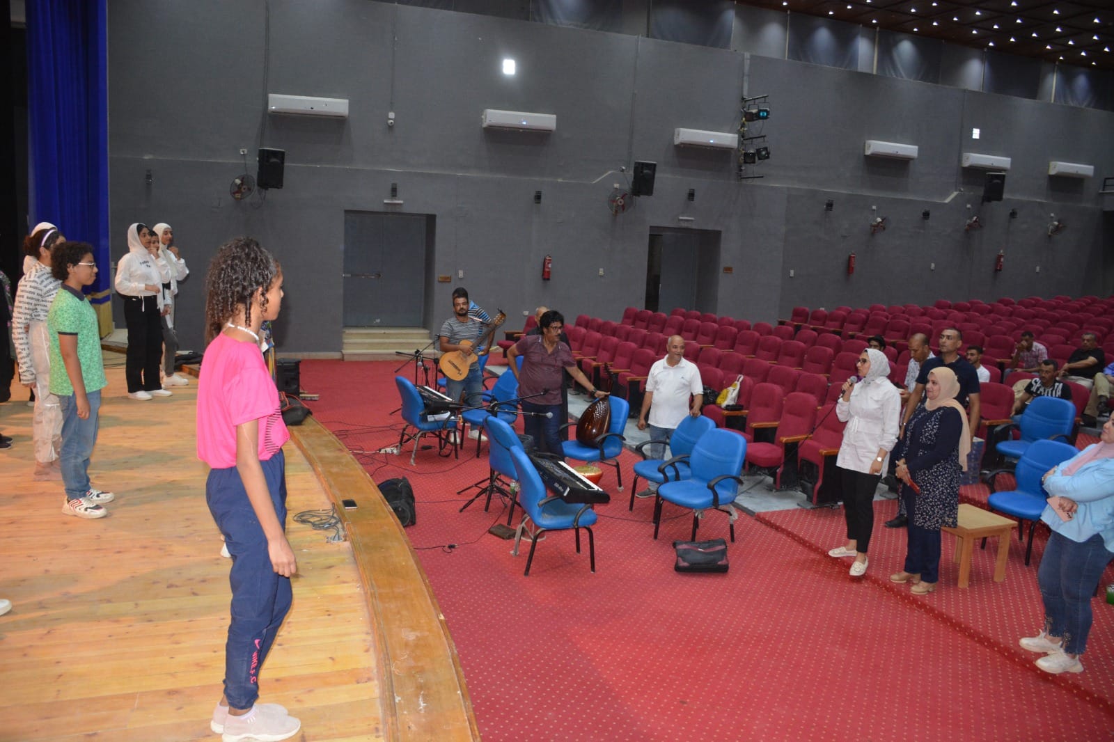 نائب محافظ الوادي الجديد تتابع مشروع 