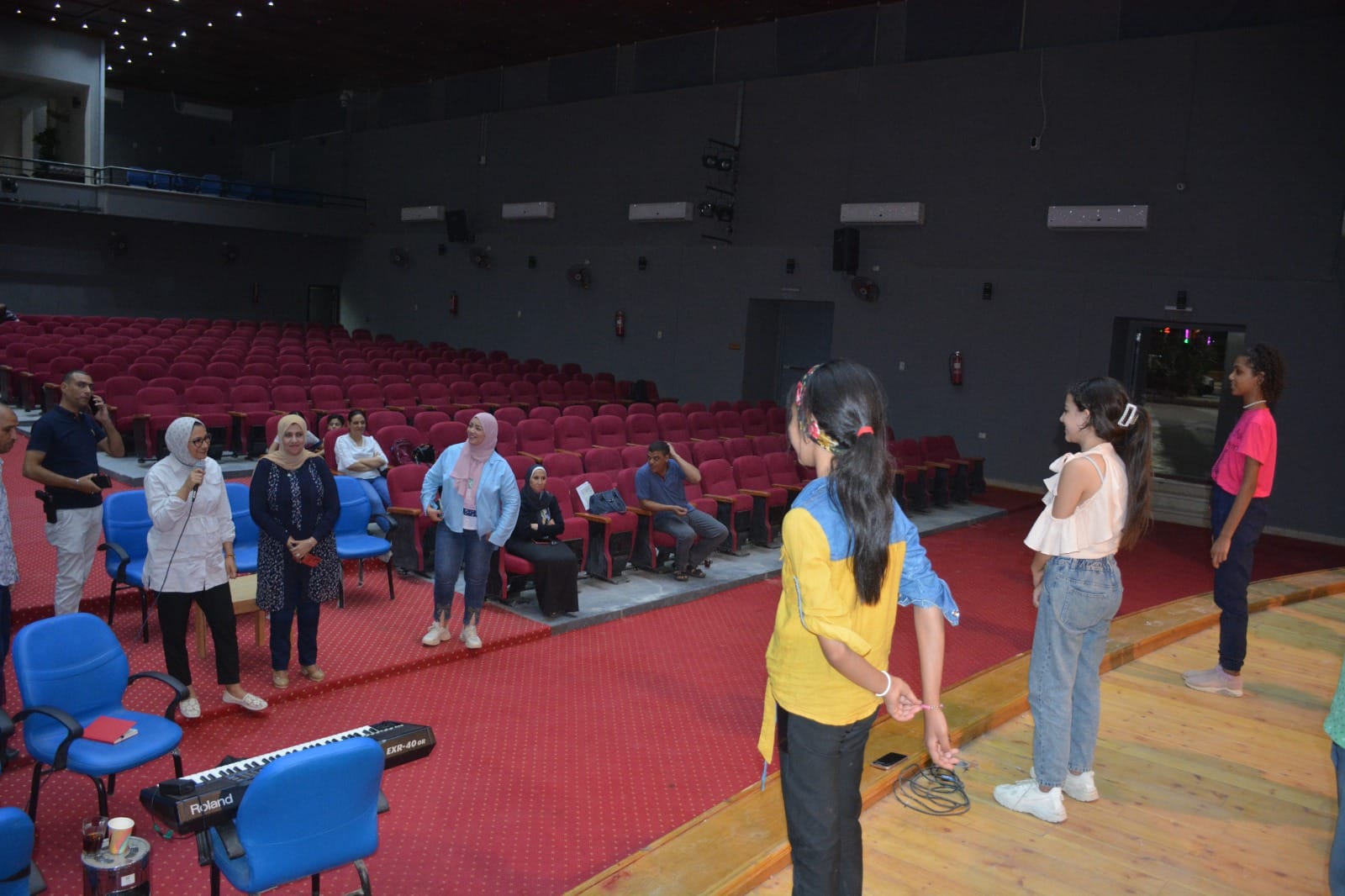 نائب محافظ الوادي الجديد تتابع مشروع 